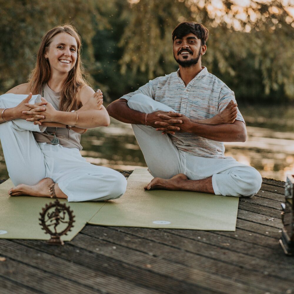 Monday Evening Classes - Floating Kundalini auf der Paula